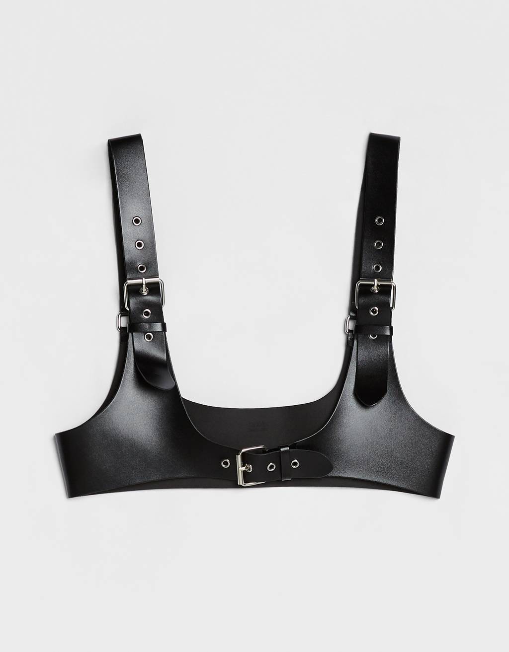 Bershka tiene el complemento ideal para las amantes de ’50 sombras de Grey’, el arnés