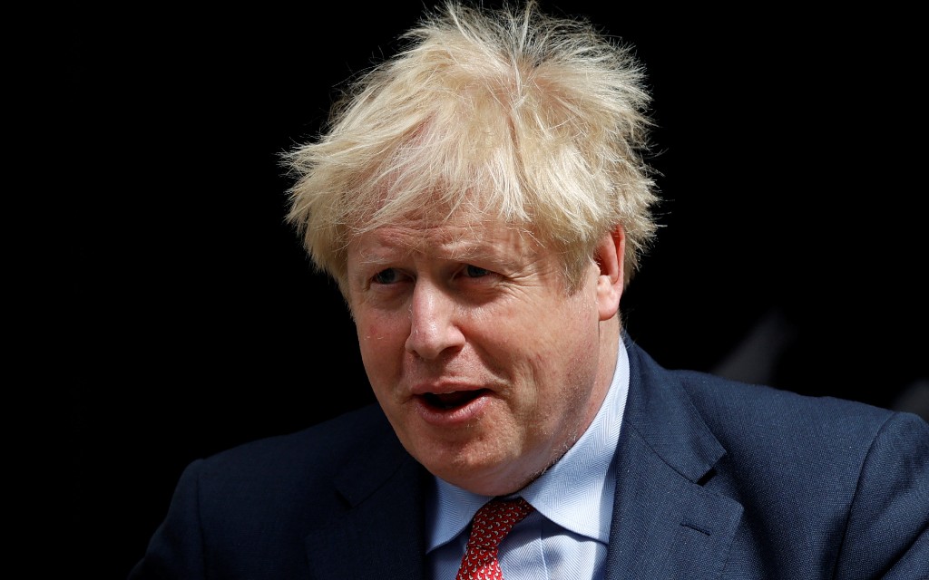 Reino Unido espera regreso a la ‘normalidad’ antes de Navidad