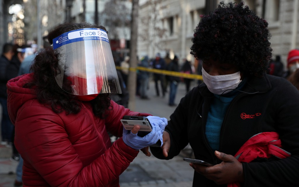 Más de un millón de chilenos se lanzan a retirar parte de sus pensiones