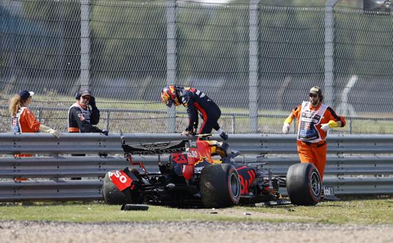 Albon sufrió un accidente en la FP2 del GP de Gran Bretaña de F1 2020