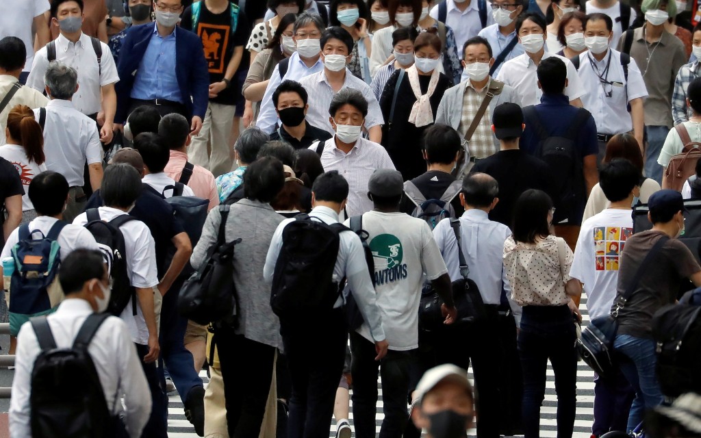 Japón se resiste a volver al estado de alarma pese a récord diario de Covid-19