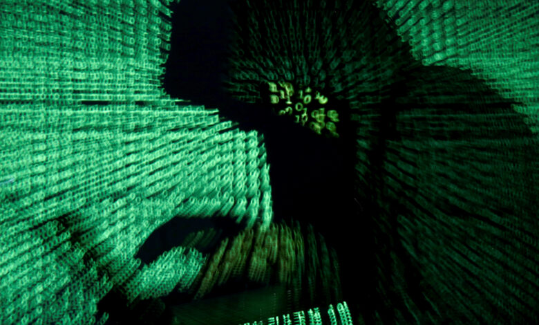 Arresta a joven de 17 años por hackeo en Twitter de Obama, Gates y otros