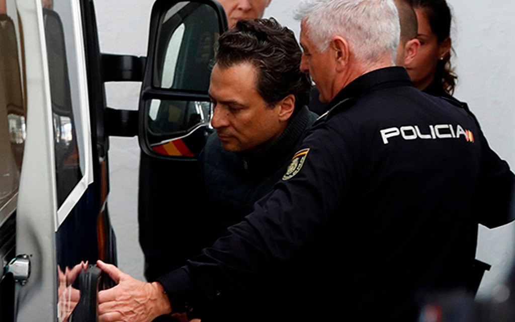 Avión que traslada a Emilio Lozoya ya se dirige a México