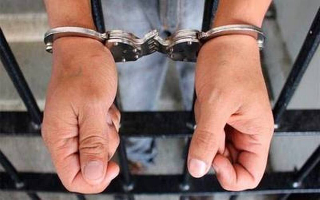 Detienen a narcomenudista en El Marqués, decomisan en cateo casi 2 mil dosis de droga