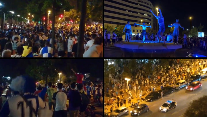 Alegría desbordada y poca precaución en la celebración del Sabadell por el ascenso Alegría desbordada y poca precaución en la celebración del Sabadell por el ascenso