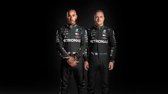 Hamilton y Bottas, con su nuevo mono para 2020