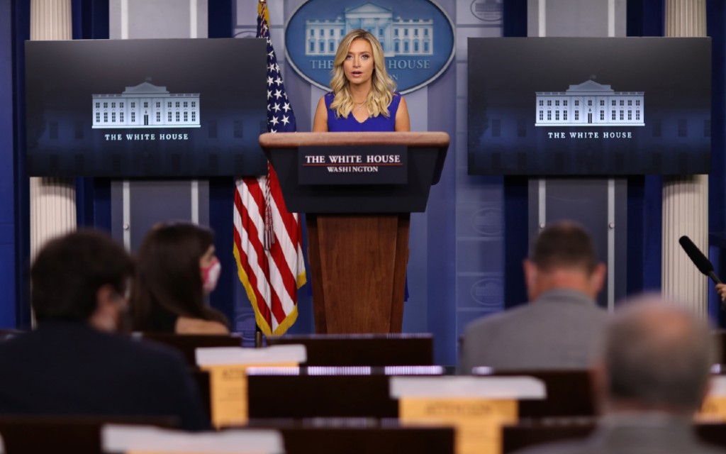 Niños deben volver a escuelas aunque puedan propagar coronavirus: Casa Blanca