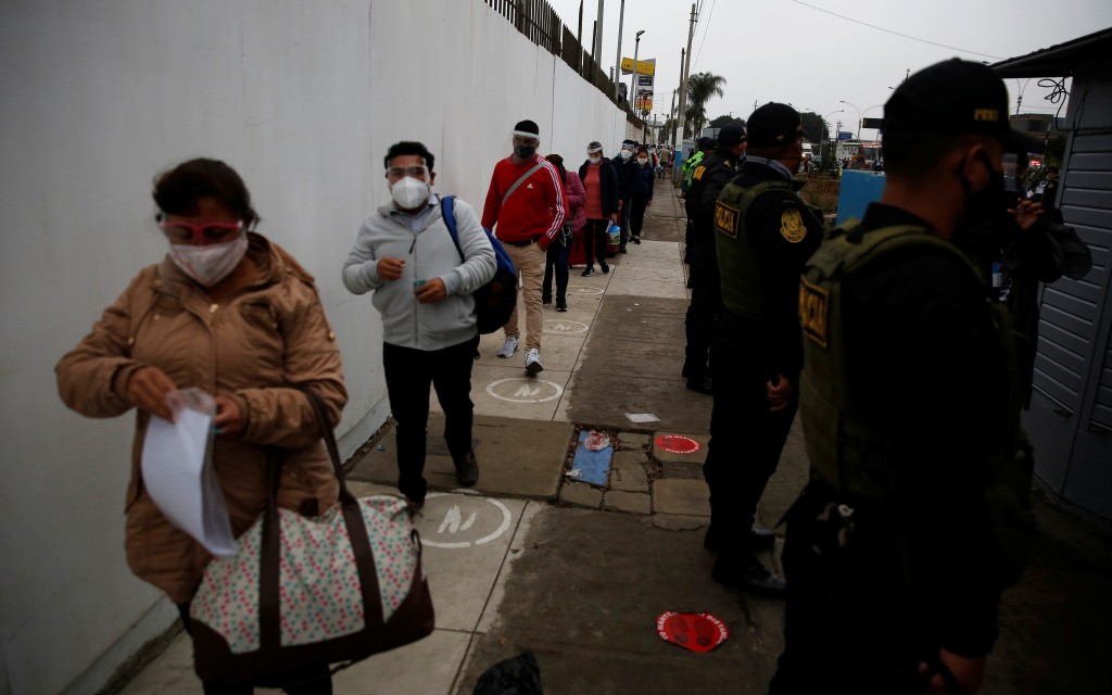 Pandemia no muestra señales de disminución en América: OPS