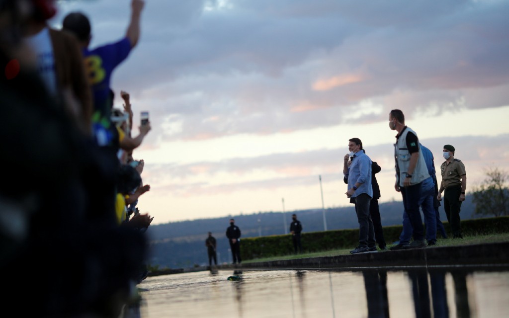 Pese a aumento de muertes por Covid-19 en Brasil, vuelve a subir aprobación de Bolsonaro