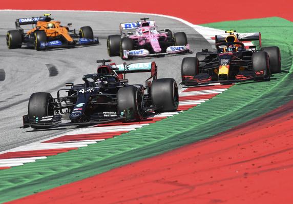 Hamilton tocó a Albon cuando el tailandés iba a pasarle por fuera