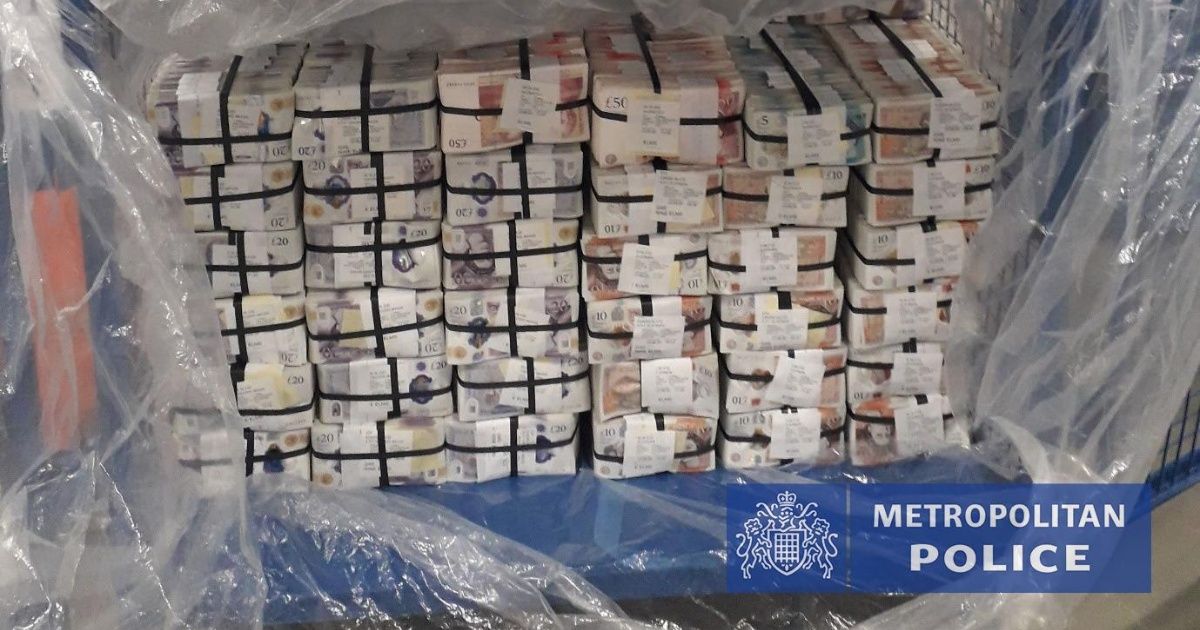 Reino Unido: la policía británica arrestó a 746 personas tras hackear una red de telefonía ‘segura’ para criminales