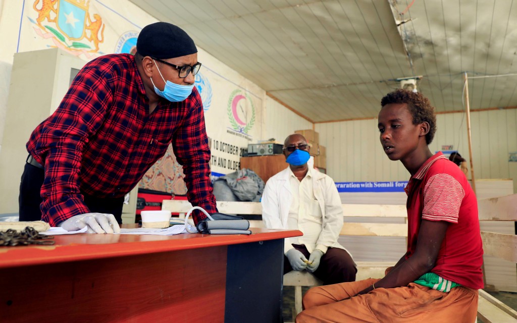 Sugiere ONU ingreso básico temporal para los más pobres durante pandemia