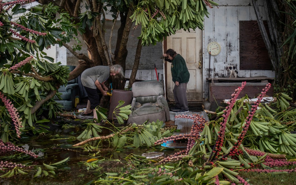 Tormenta tropical Hanna arrasa la costa de Texas en medio de pandemia de Covid-19 | Videos