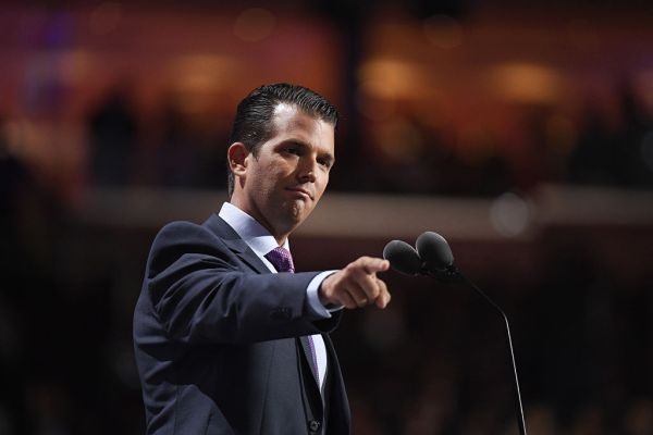 Twitter restringe la cuenta de Donald Trump Jr. por compartir información errónea COVID-19