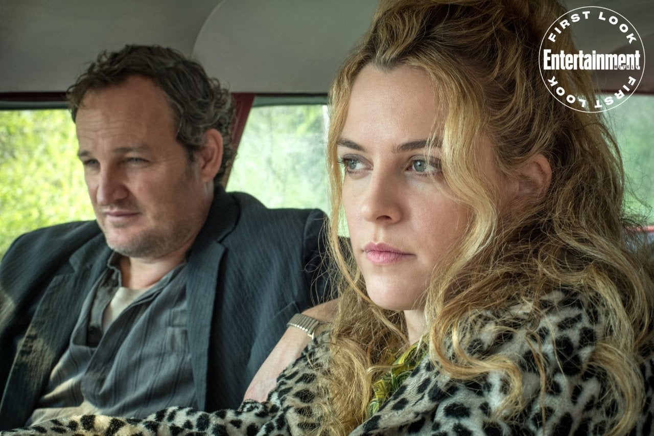 Riley Keough y Jason Clarke en The Devil ALl The Time Película