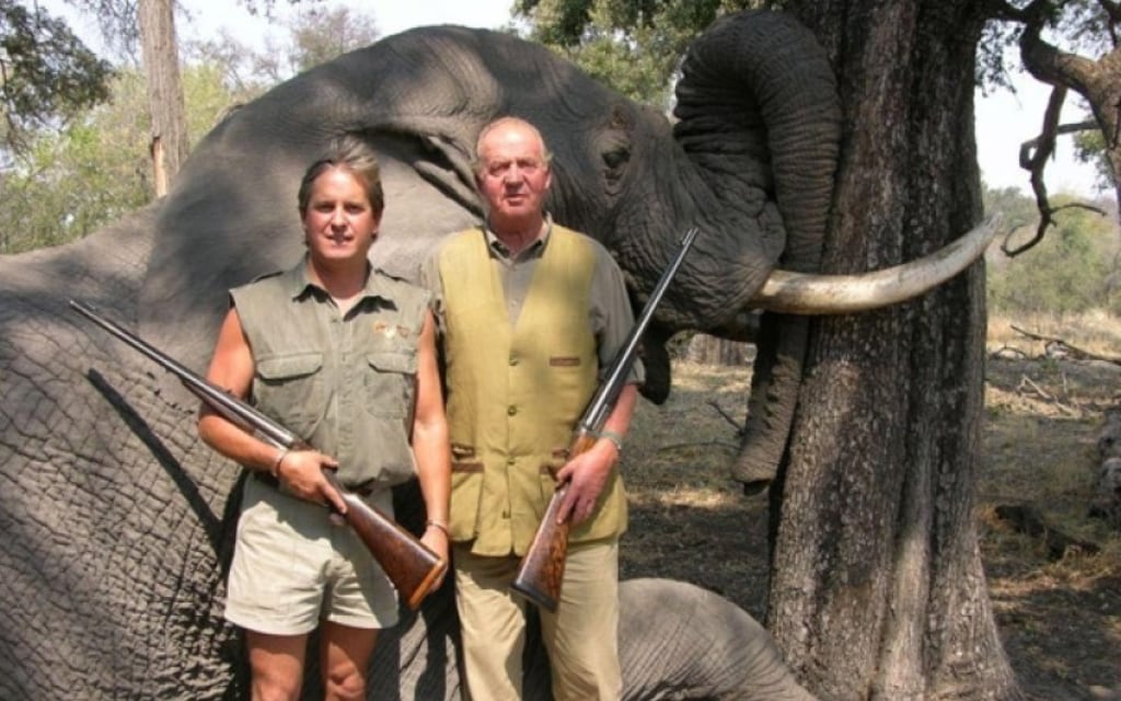 Juan Carlos I: El rey cazador de elefantes | Foto
