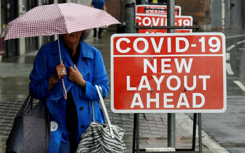 Pandemia ‘no estará controlada en Navidad’, afirma experto de Reino Unido