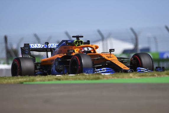 Sainz sufrió en los primeros libres