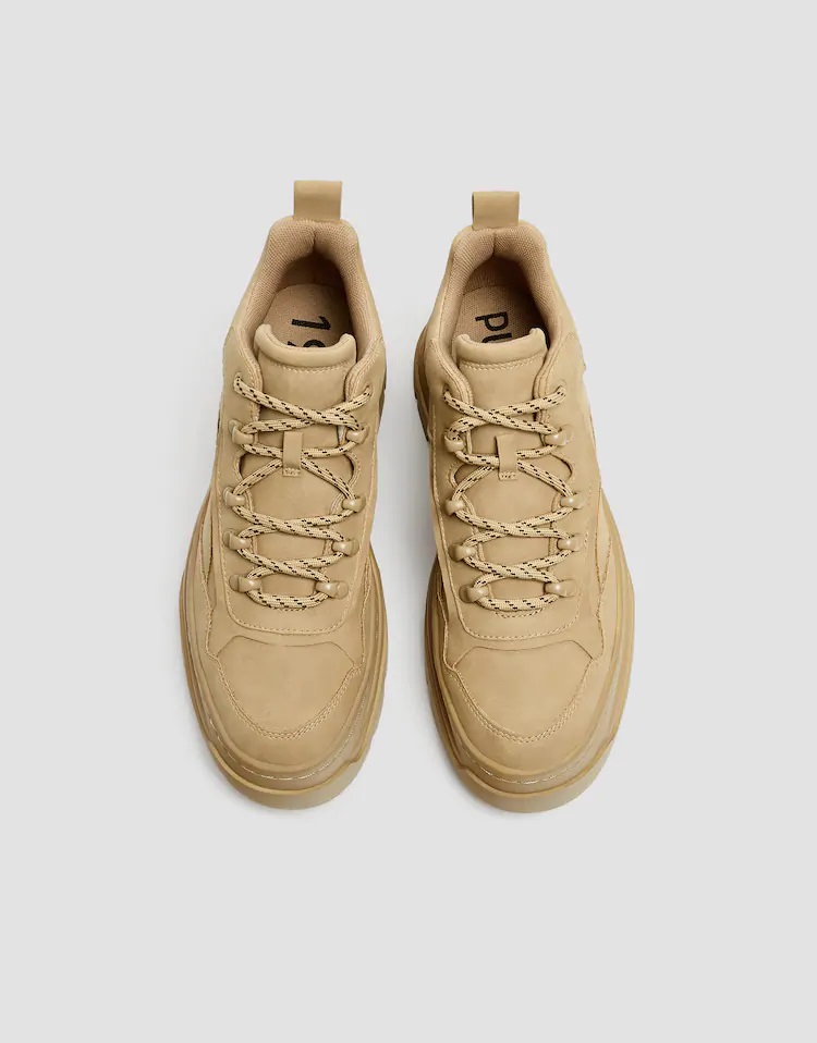 El botín deportivo de Pull&Bear de rebajas perfecto para el otoño, cómodo y práctico