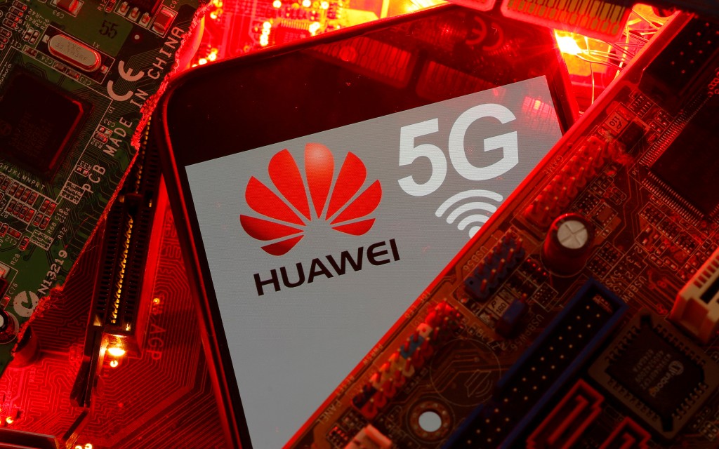 Reino Unido saca a Huawei de red 5G; irrita a China y complace a Trump