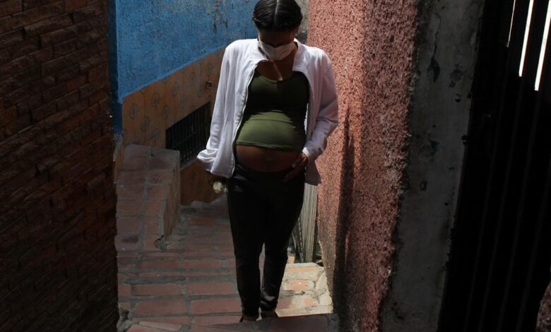 Mujeres de América Latina ‘bajo presión’ para aceptar cesáreas durante la pandemia