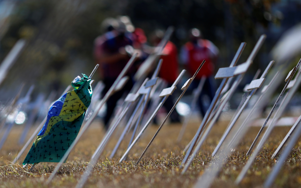Brasil reporta más de mil 300 muertes por coronavirus en un día; suman 74 mil 133