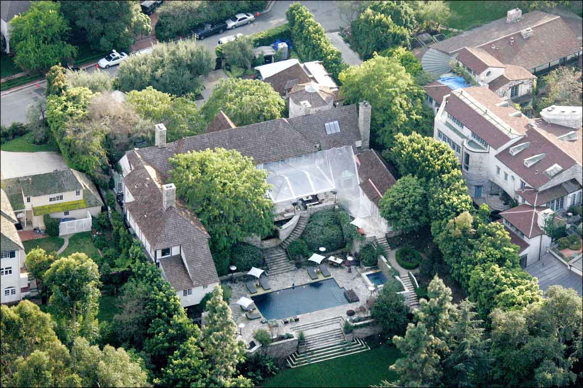 La mansión cuenta con más de mil metros construidos entre los que hay cinco habitaciones, trece cuartos de baño, cine, spa y dos bares, entre otras cosas / GTRES / GTRES