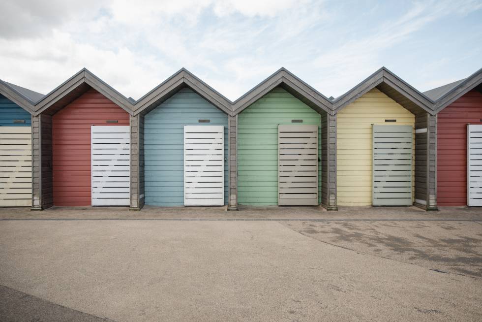 Las casetas de playa eran prácticas y bonitas, sí, pero en España apenas quedan.