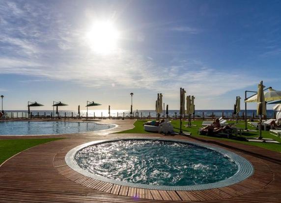 Amadores Beach Club, resort club propiedad de David Silva en Anfi del Mar