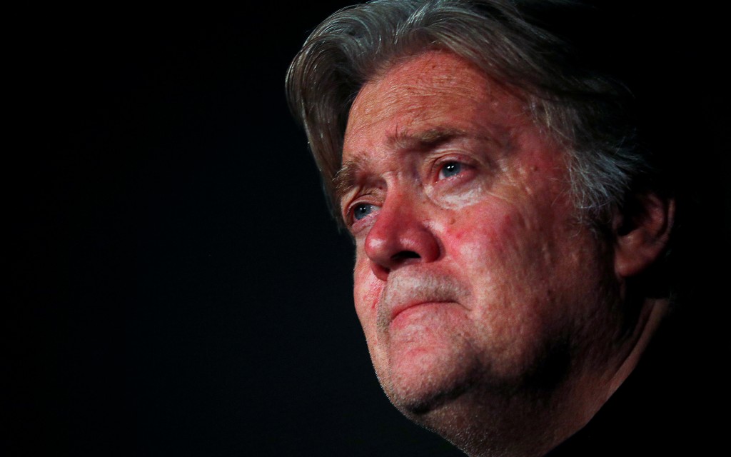Detienen a Steve Bannon por fraude en recaudación de fondos para muro fronterizo