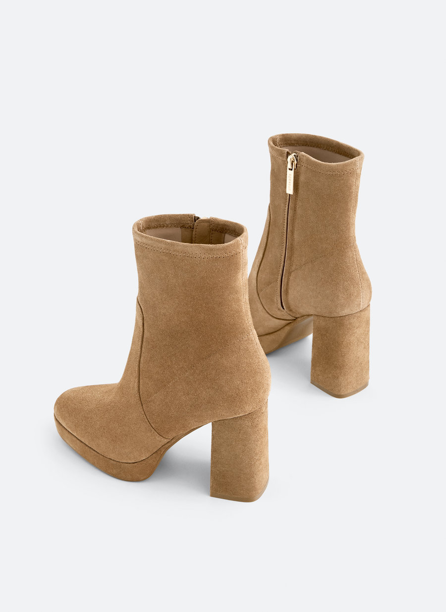 Los botines de piel de Uterqüe rebajados a menos de 60 euros que no te quitarás este otoño