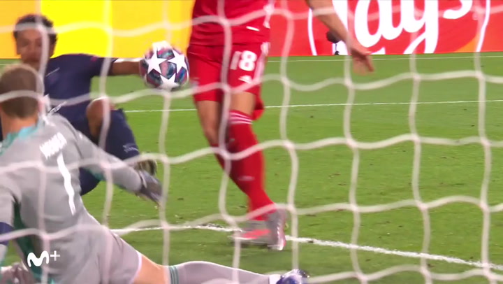 Champions League: PSG - Bayern Munich (Final). Parada de Manuel Neuer ante Marquinhos Champions League: PSG - Bayern Munich (Final). Parada de Manuel Neuer ante Marquinhos