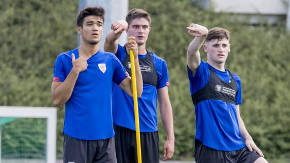 El plantel basconista contará con 24 efectivos,13 de ellos procedentes del Athletic Juvenil