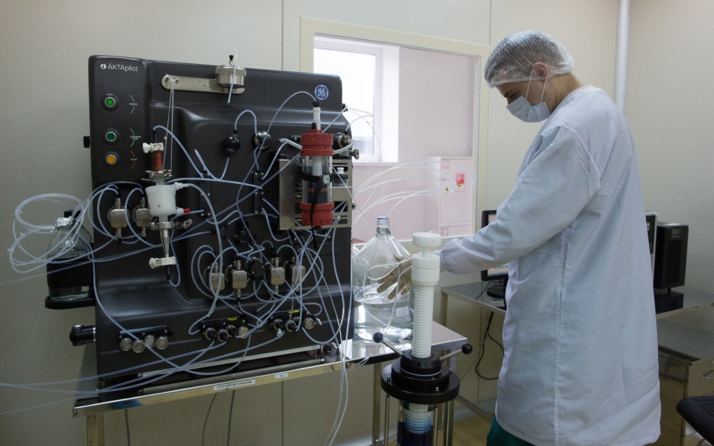 Competencia por vacuna anti-Covid aumentaría duración de la pandemia: OMS