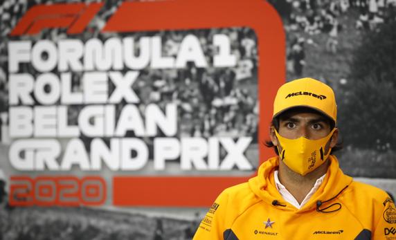 Sainz observa con preocupación la mala marcha de su próximo equipo
