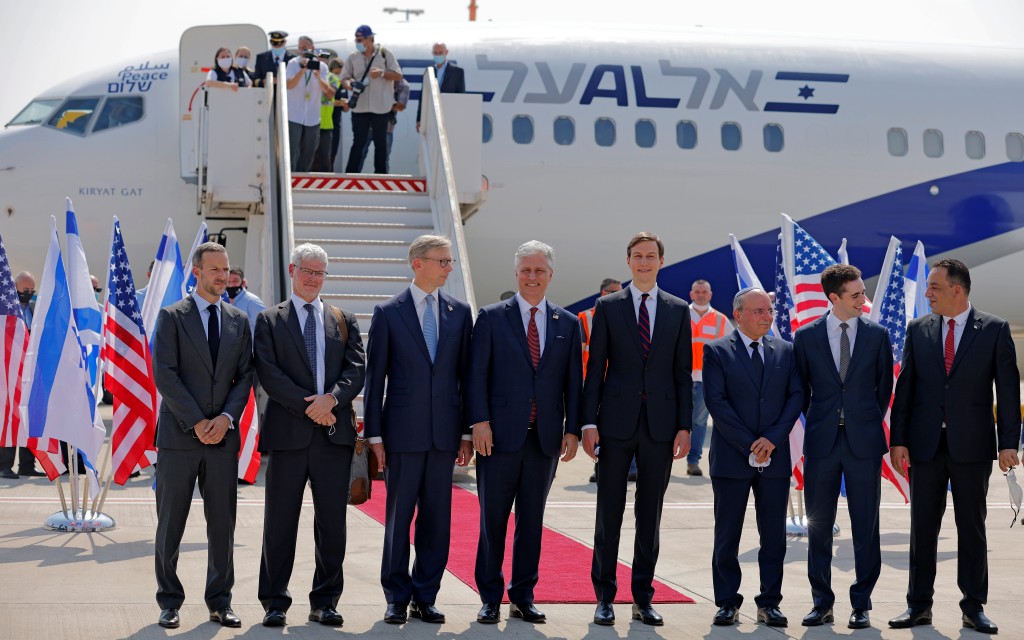 Altos cargos israelíes y de EU vuelan a Emiratos Árabes para formalizar acuerdo