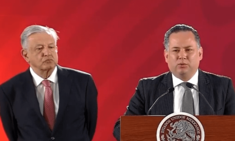 AMLO dará La Mañanera en Querétaro, el miércoles, Santiago Nieto podría estar a su lado dando informe de la UIF
