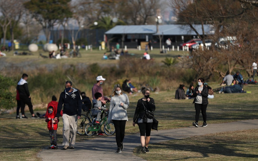 Argentina congela tarifas de telefonía, internet y TV por el resto del año debido a Covid-19