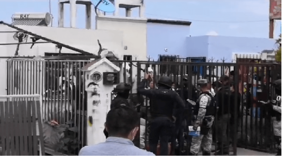 Catea Guardia Nacional vivienda de colonia Fundadores de San Juan del Río, casa donde se halló una planta de mariguana