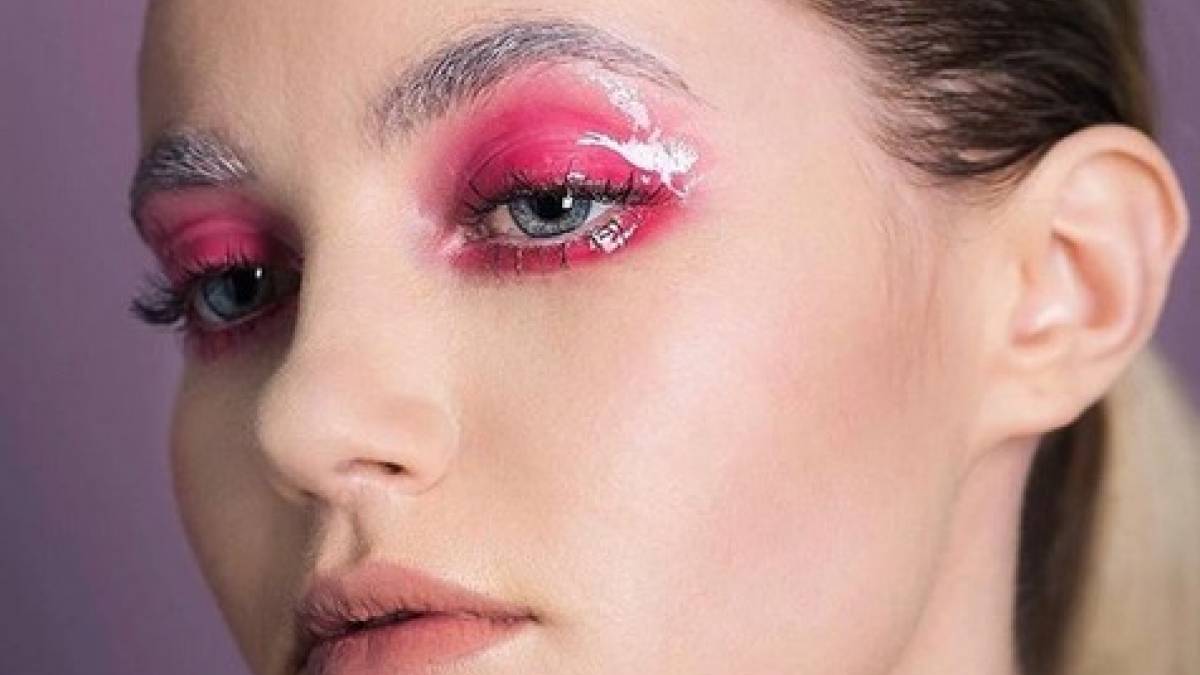 Cómo hacer un maquillaje glossy