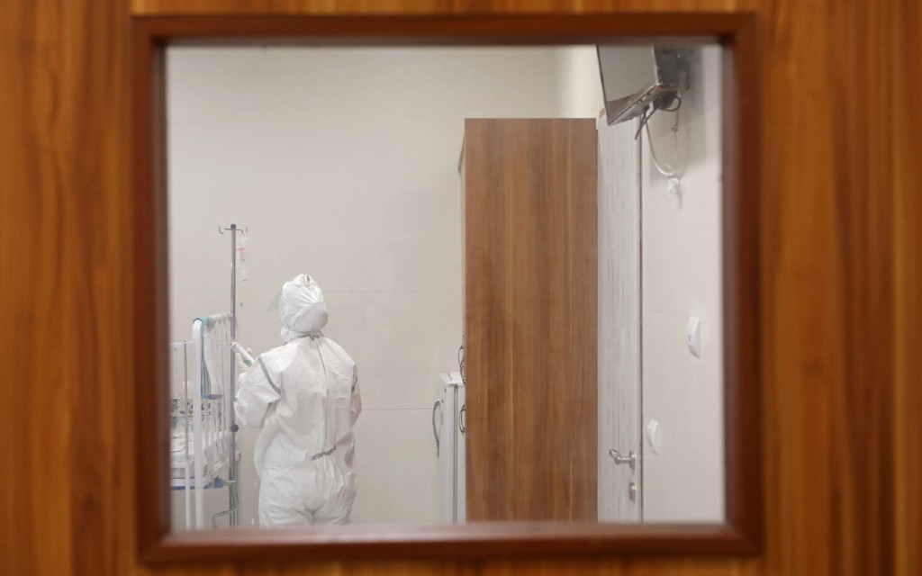 Coronavirus podría transmitirse por vía aérea durante procedimientos médicos: OMS