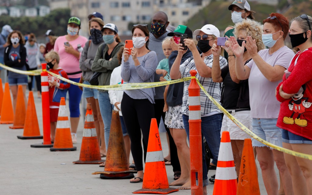 De los 100 mil casos diarios de Covid-19 en América, la mitad está en EU: OPS