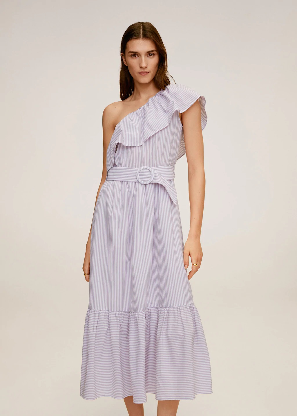 Este es el vestido de Mango más favorecedor de Paula Echevarría y está de rebajas