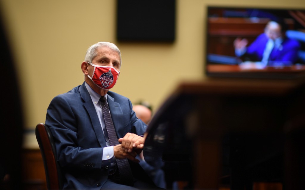 FDA no está tomando atajos en procesos de revisión de posibles vacunas para Covid-19: Fauci