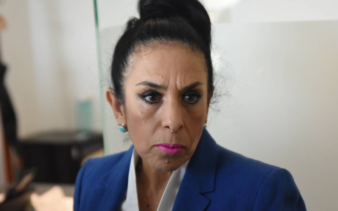 Fabiola Larrondo retira iniciativa que atentaba contra autonomía de UAQ, arremete contra sus compañeros de MORENA