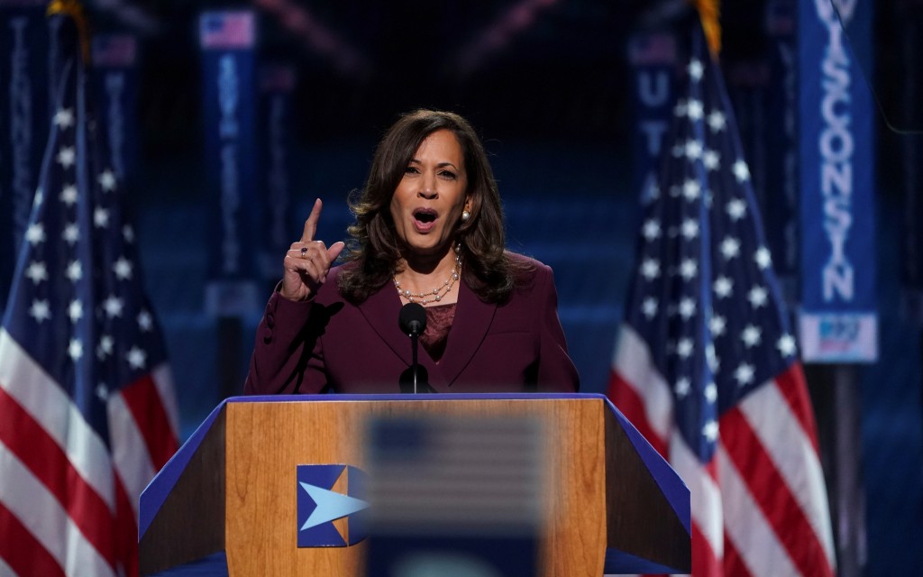 Harris llama a ‘luchar con esperanza’ al aceptar la candidatura a la vicepresidencia de EU | Video