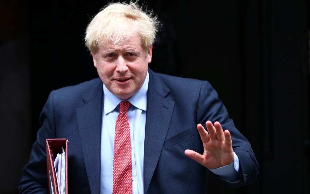 Johnson cree que es tiempo de que los británicos dejen el trabajo en casa y regresen a las oficinas