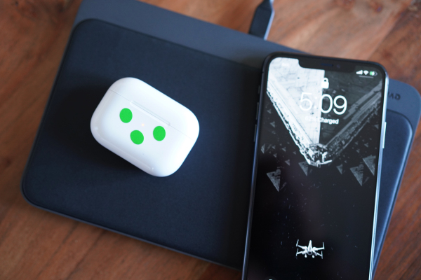 La Base Station Pro de Nomad con tecnología Aira FreePower finalmente hace realidad la promesa de la carga inalámbrica