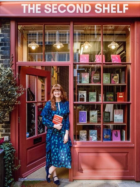 A.N. Devers, en su tienda The Second Shelf, en el barrio londinense del Soho.