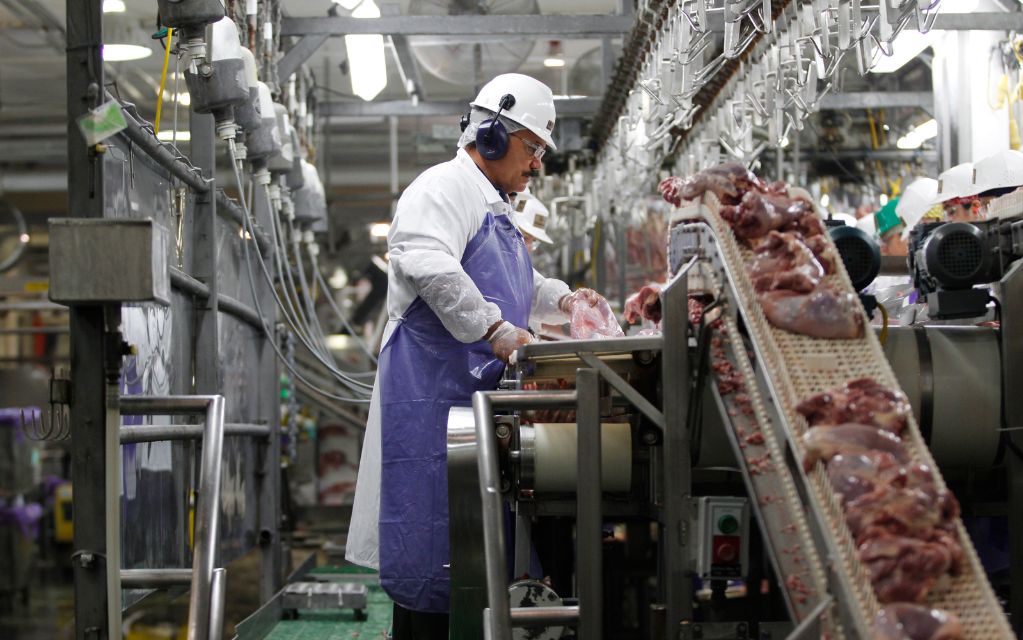 Latinos en Estados Unidos, en mayor peligro de contagio por Covid-19: Estudio